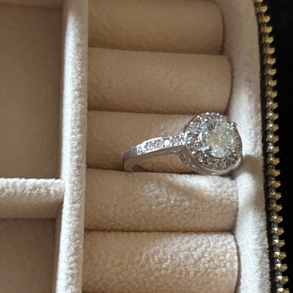 Moissanite Elegant Diamond Ring - Picture 2 of 7